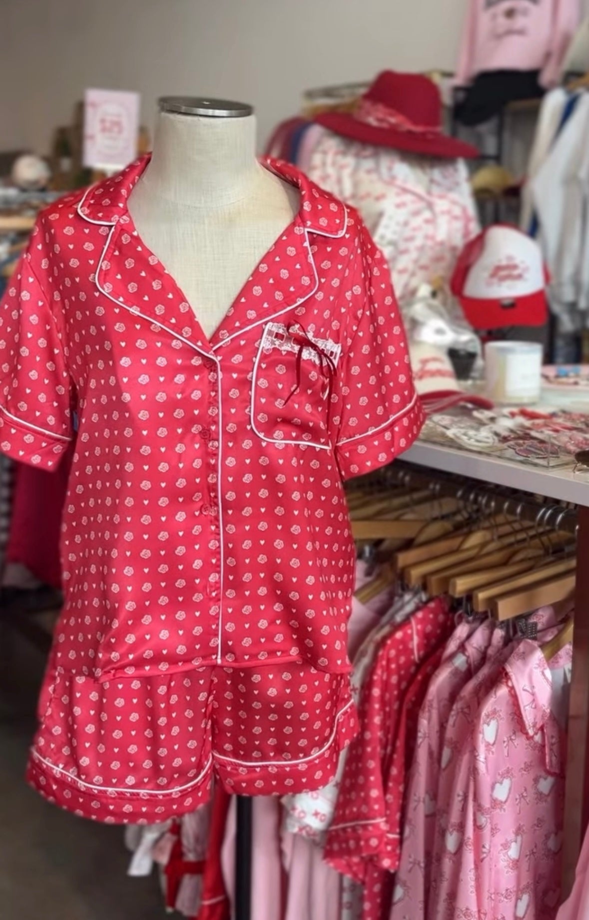 RED HEARTS AND ROSES pj set
